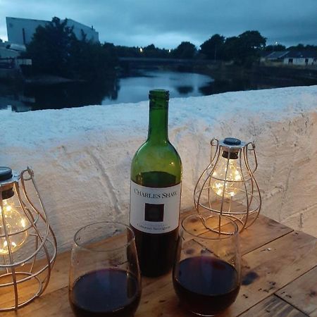 Stunning Riverside Town House With Views Ayrshire ガーバン エクステリア 写真