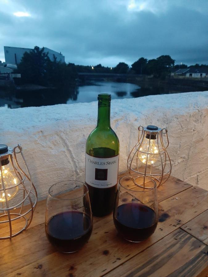 Stunning Riverside Town House With Views Ayrshire ガーバン エクステリア 写真