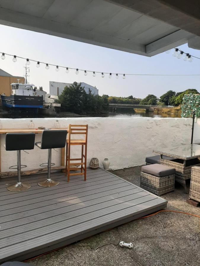 Stunning Riverside Town House With Views Ayrshire ガーバン エクステリア 写真