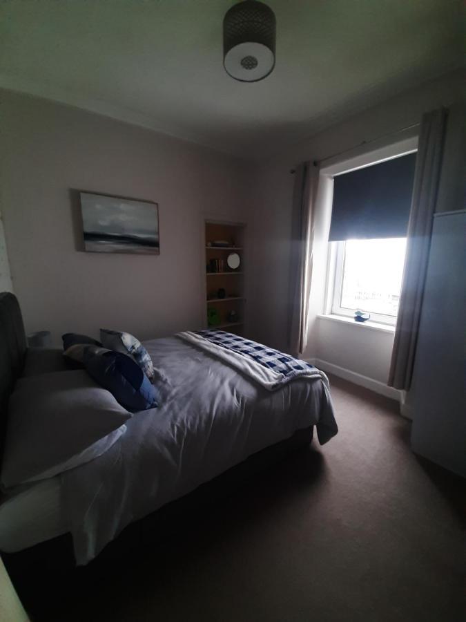 Stunning Riverside Town House With Views Ayrshire ガーバン エクステリア 写真