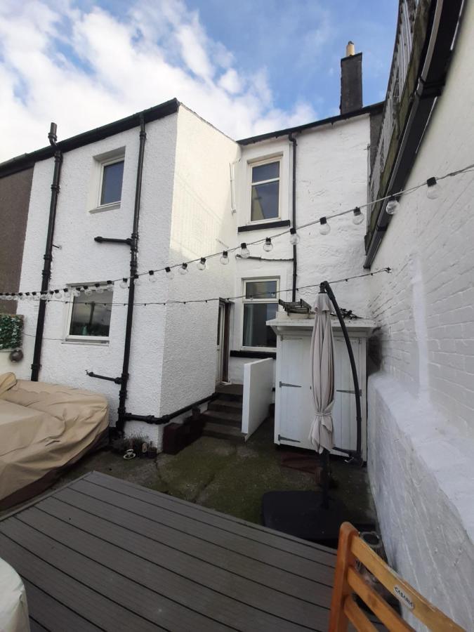 Stunning Riverside Town House With Views Ayrshire ガーバン エクステリア 写真