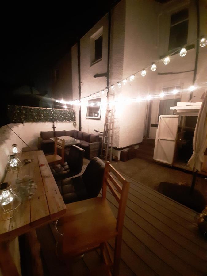 Stunning Riverside Town House With Views Ayrshire ガーバン エクステリア 写真