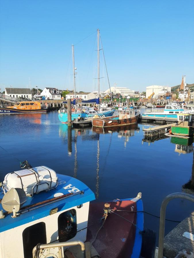 Stunning Riverside Town House With Views Ayrshire ガーバン エクステリア 写真