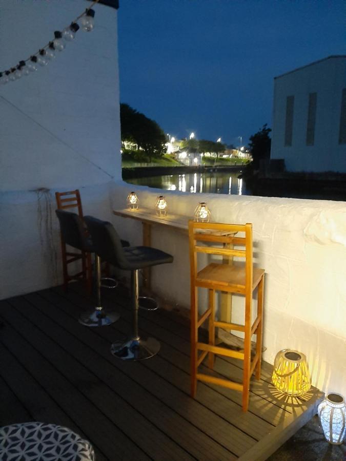 Stunning Riverside Town House With Views Ayrshire ガーバン エクステリア 写真